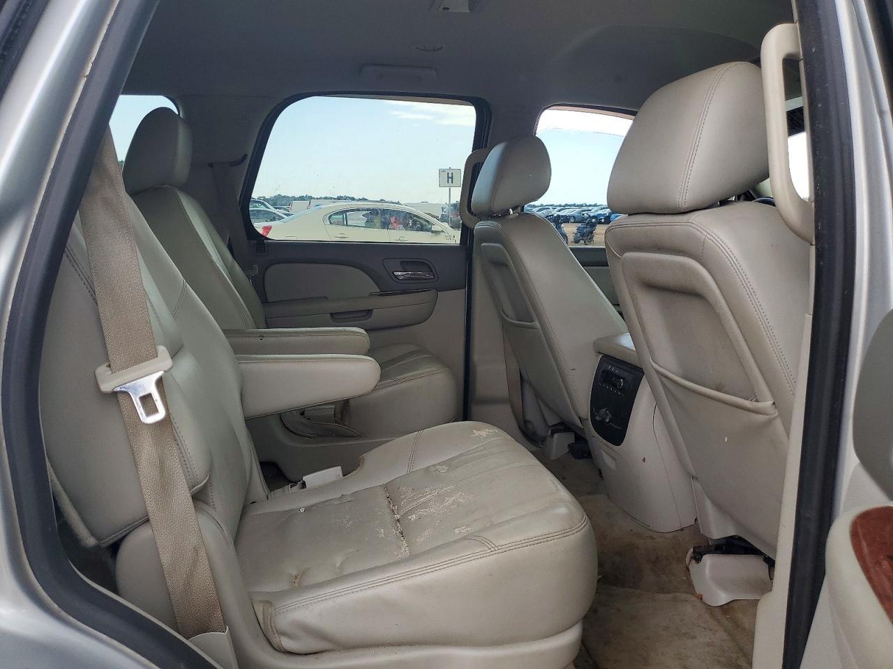 2013 Chevrolet Tahoe C1500 Lt - zdjęcie 11
