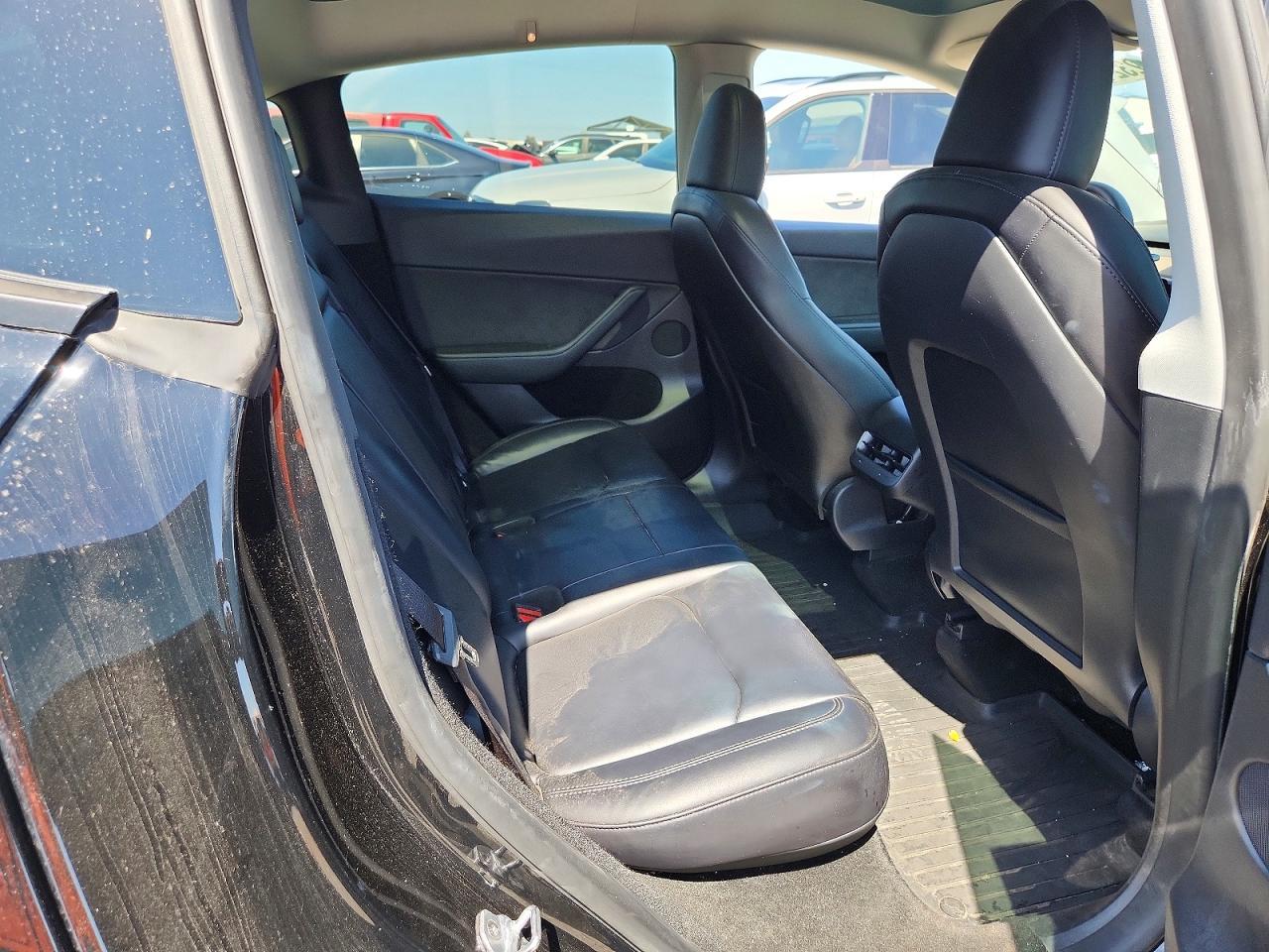 2024 Tesla Model Y - zdjęcie 11