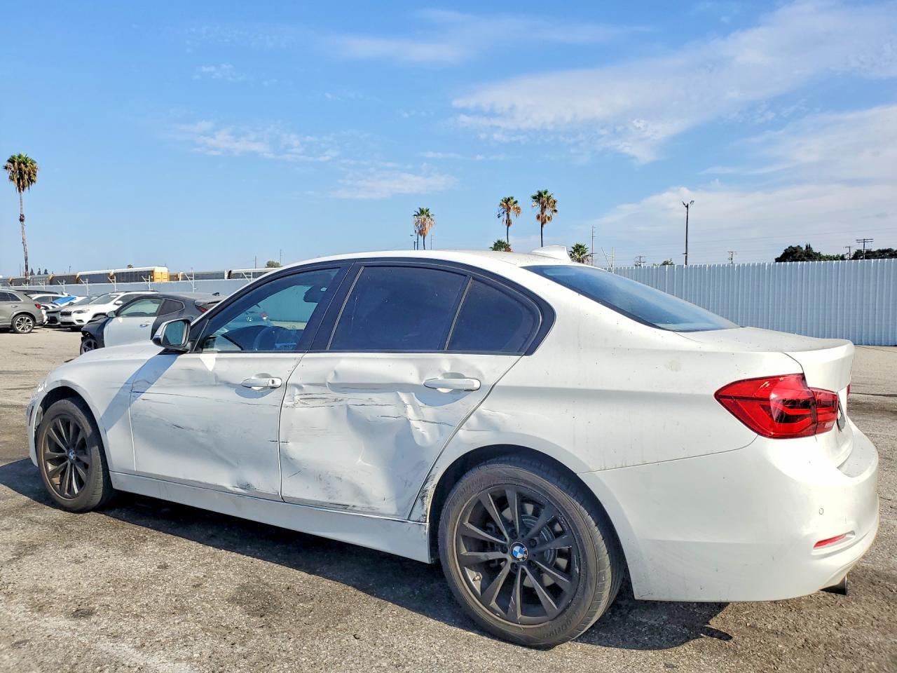 2017 BMW 320 I - zdjęcie 2