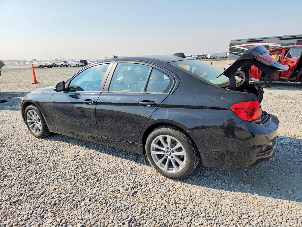 2016 BMW Seria 3 320i - zdjęcie 2