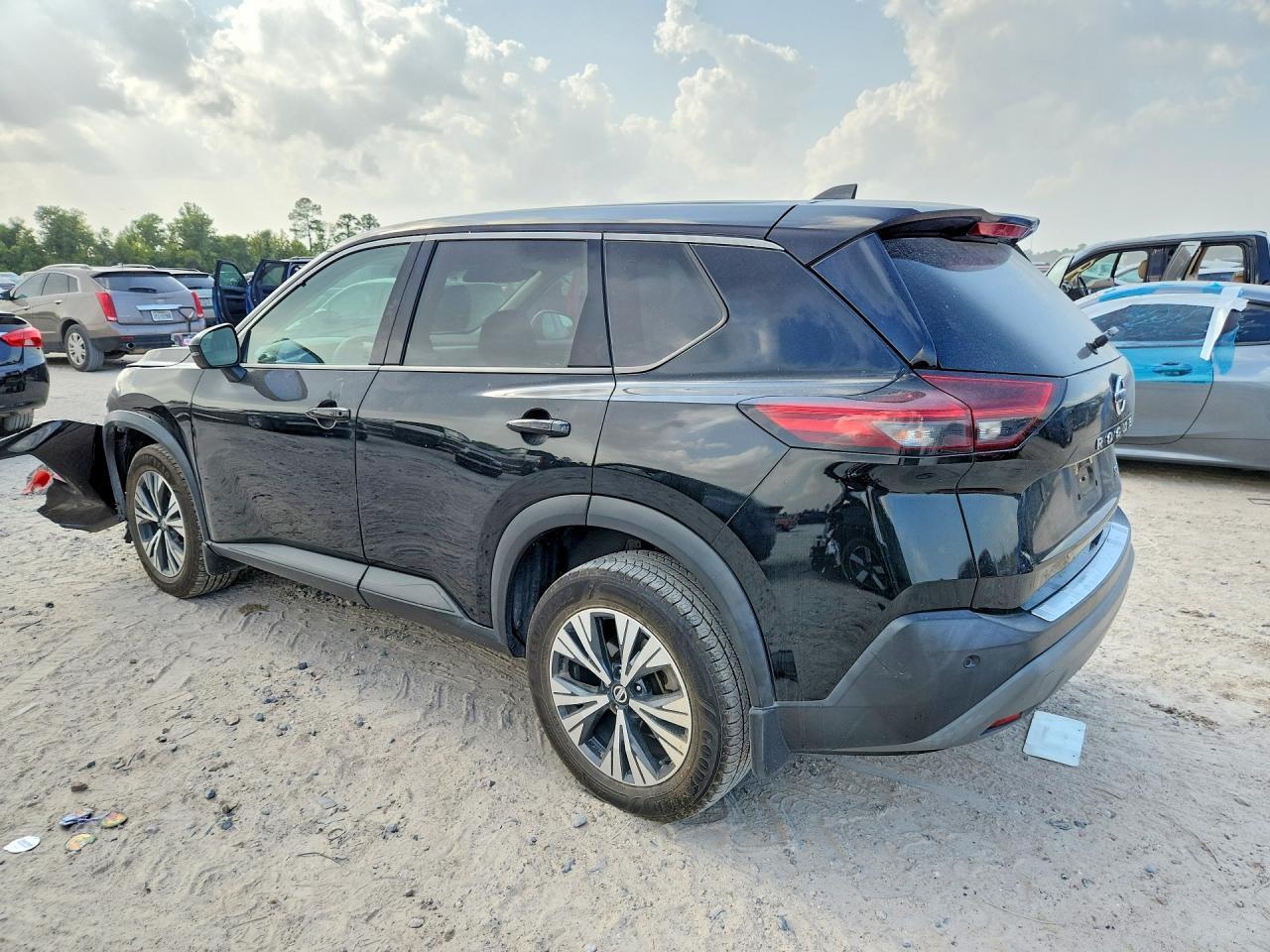 2021 Nissan Rogue Sv - zdjęcie 2