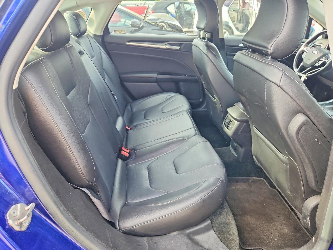2016 Ford Fusion Titanium - zdjęcie 10