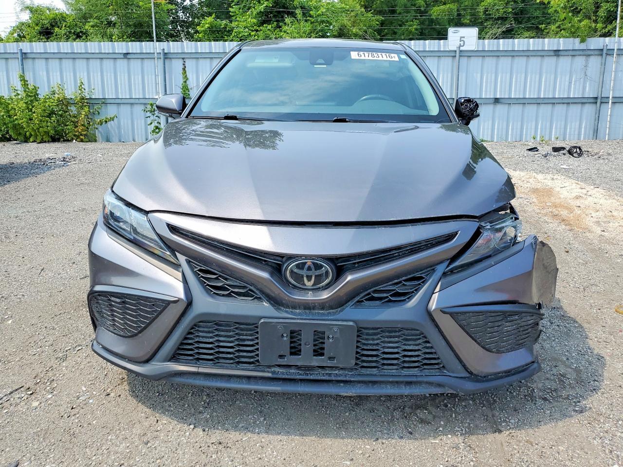 2022 Toyota Camry Se - zdjęcie 5