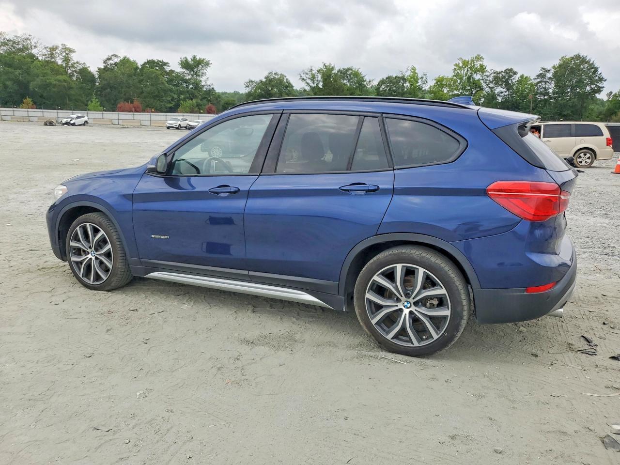 2017 BMW X1 Sdrive28I - zdjęcie 2