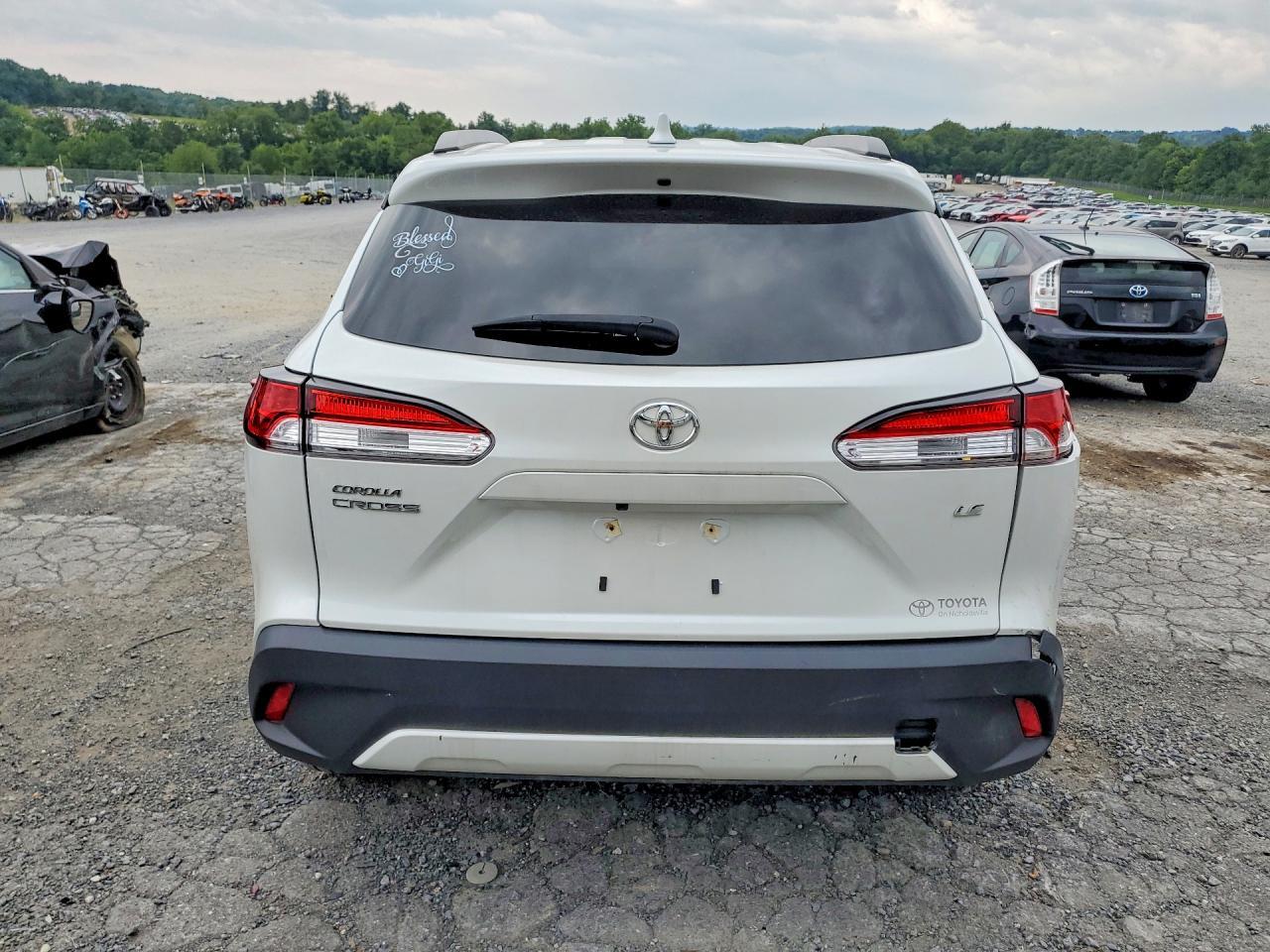 2024 Toyota Corolla Cross Le - zdjęcie 6