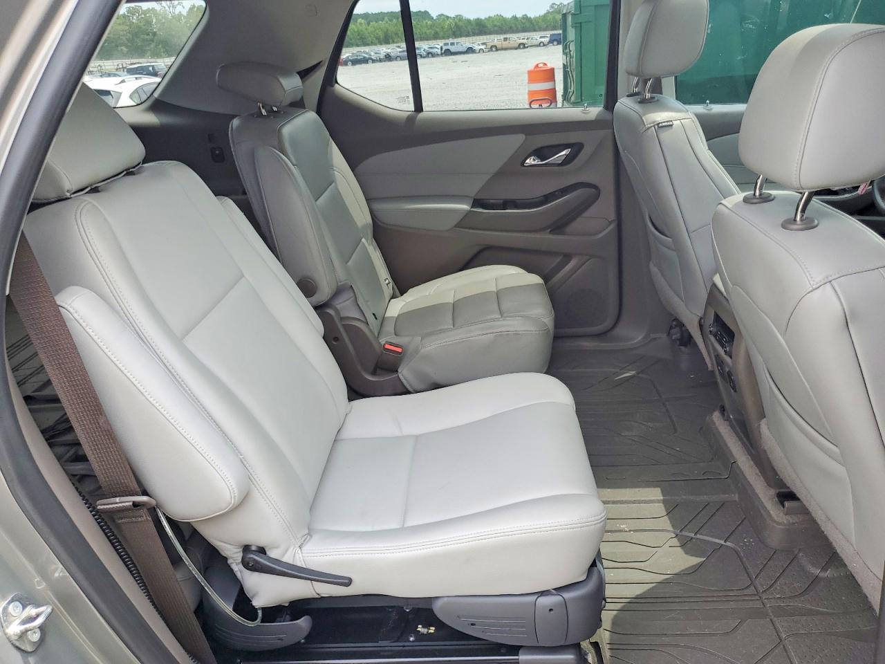 2018 Chevrolet Traverse Premier - zdjęcie 11