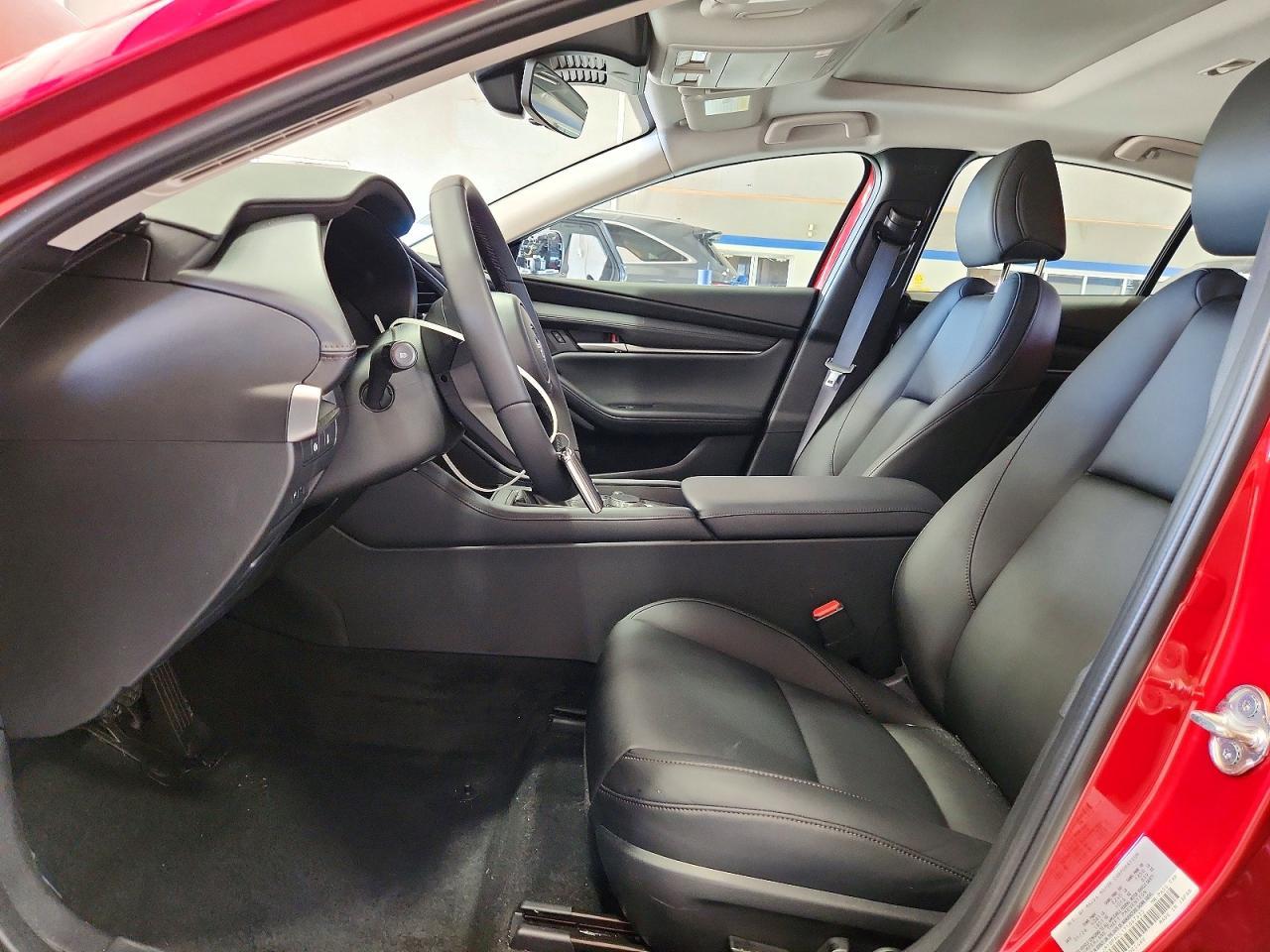 2026 Mazda 3 Preferred - zdjęcie 7