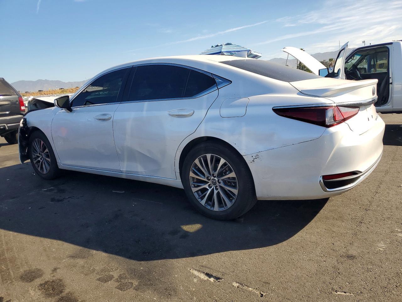 2025 Lexus Es 300H Base - zdjęcie 2