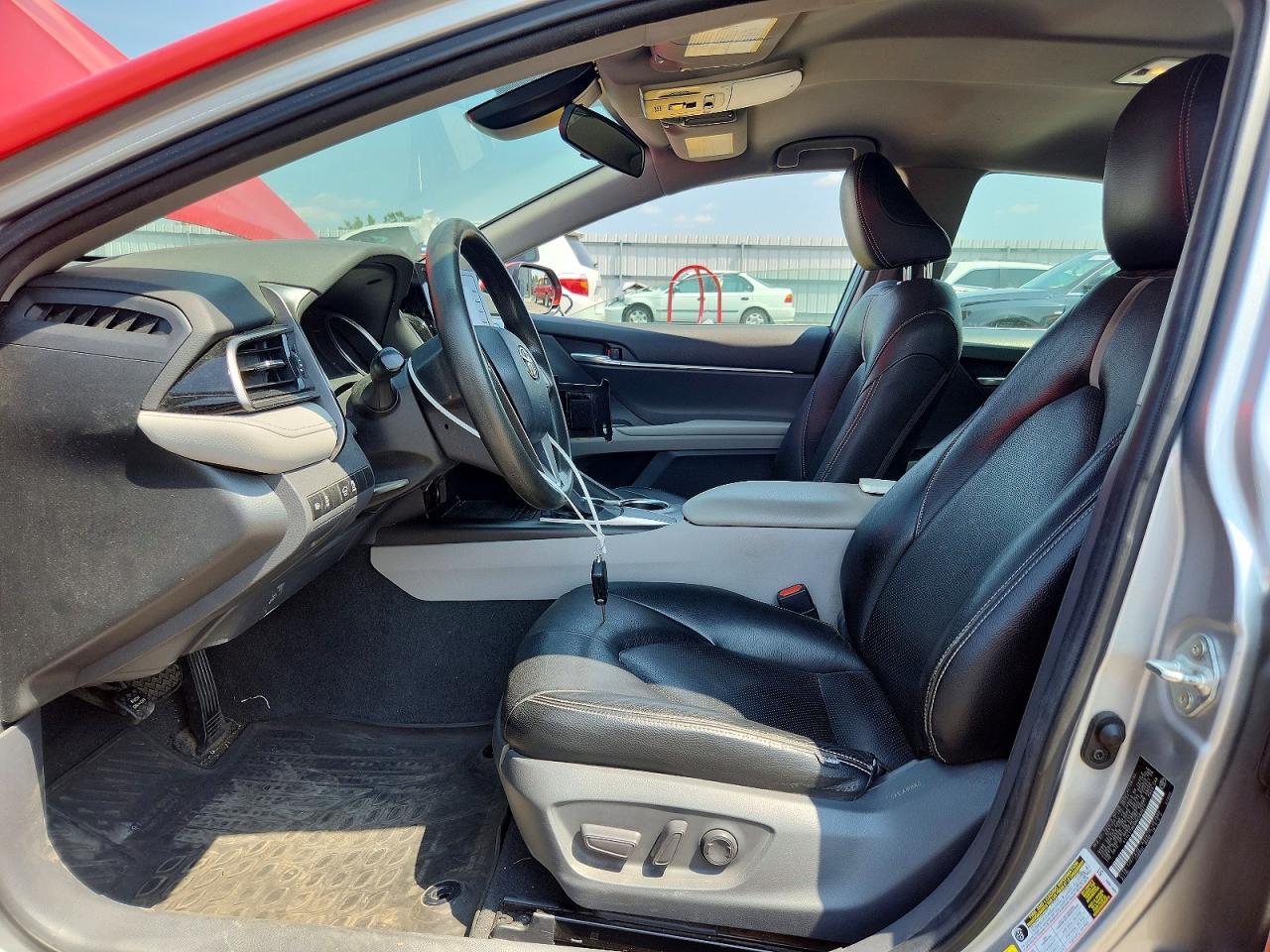 2021 Toyota Camry Le - zdjęcie 7