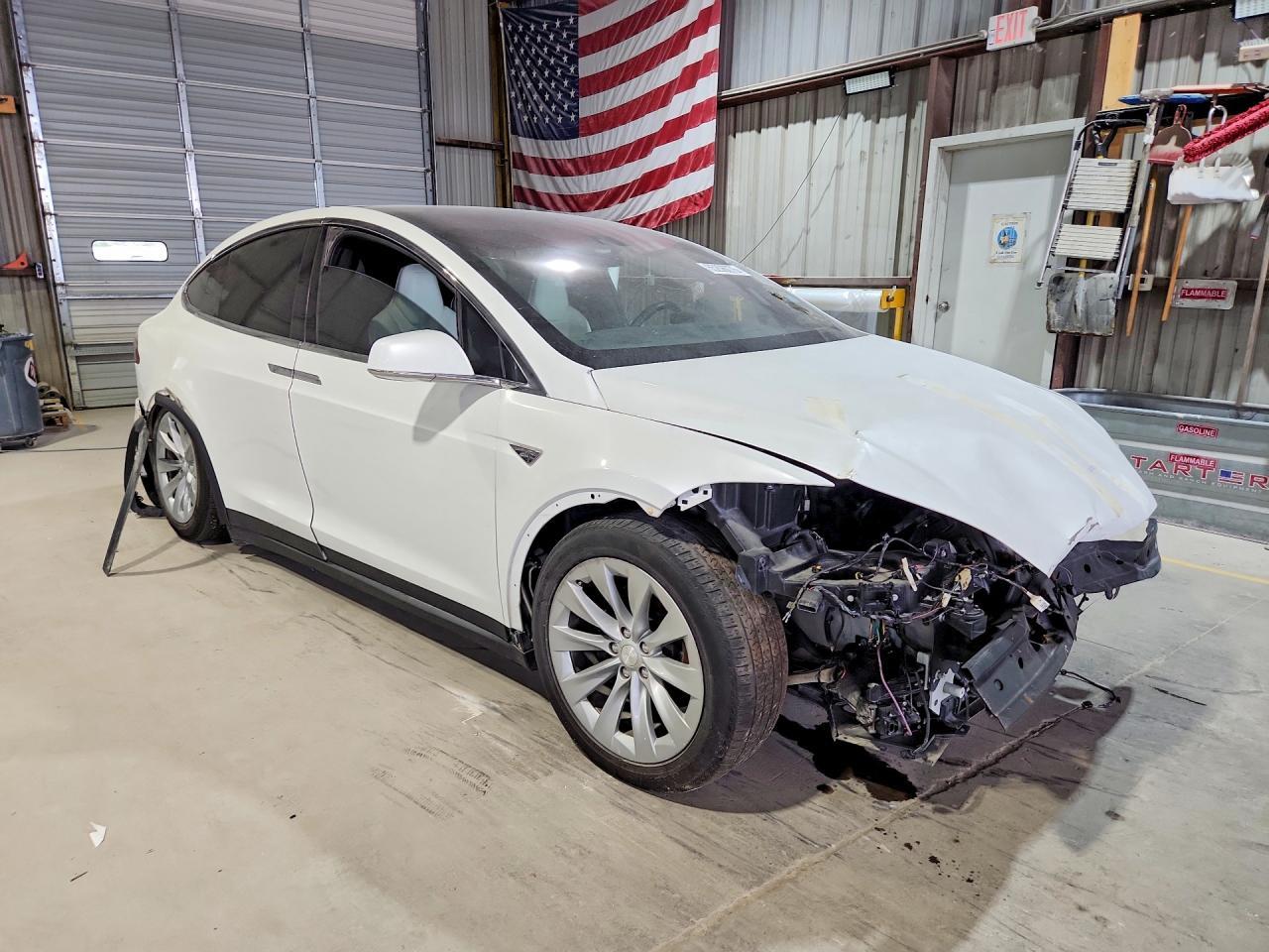 2016 Tesla Model X - zdjęcie 4