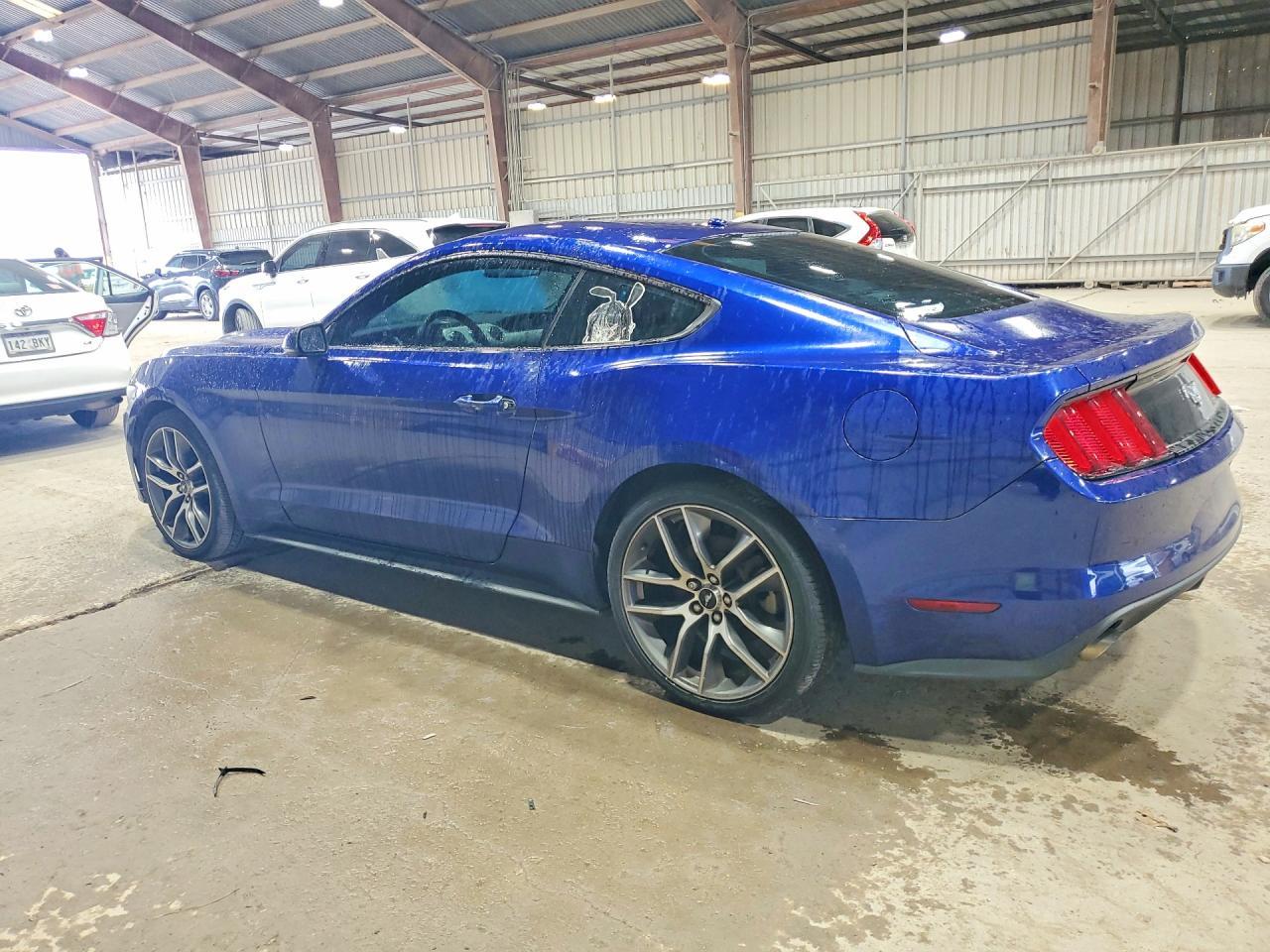 2015 Ford Mustang - zdjęcie 2