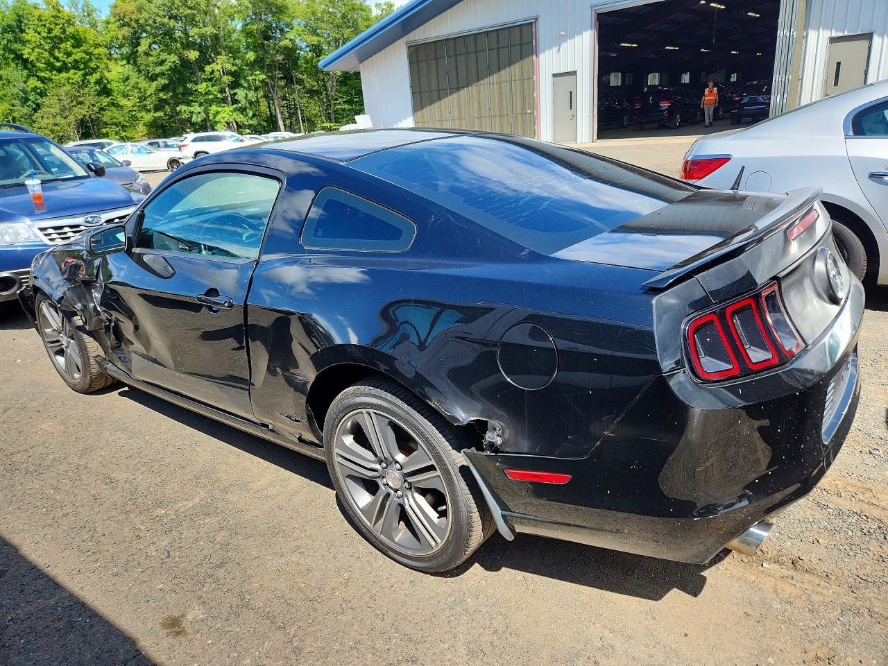 2013 Ford Mustang - zdjęcie 2
