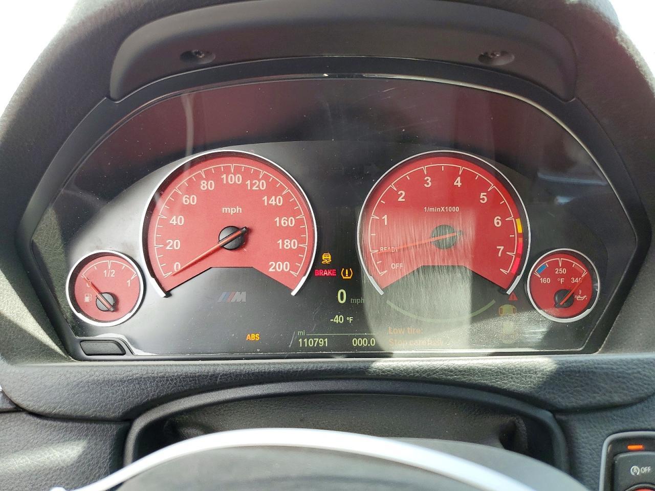 2015 BMW M4 - zdjęcie 9
