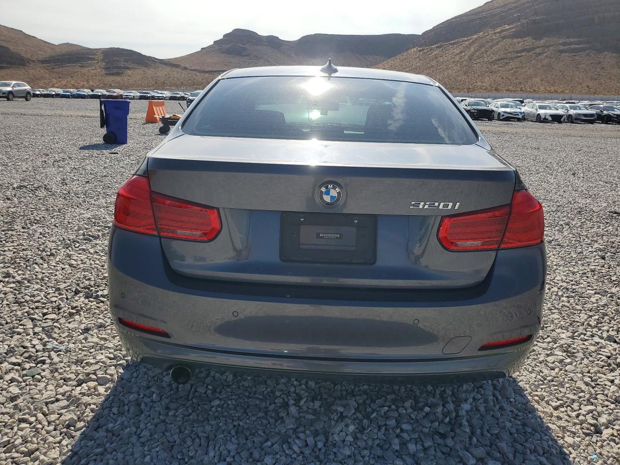 2016 BMW 320 I - zdjęcie 6
