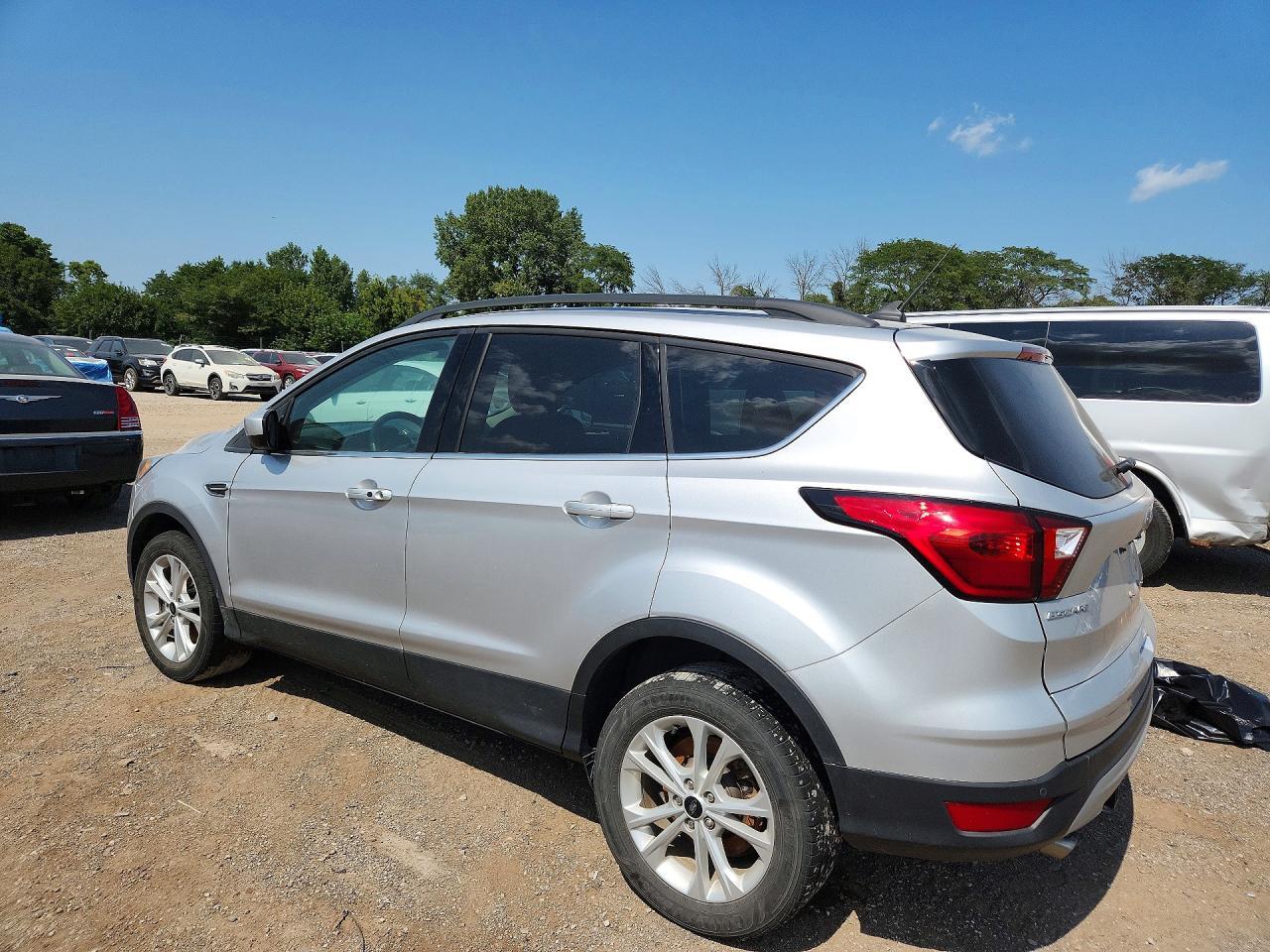 2019 Ford Escape Sel - zdjęcie 2