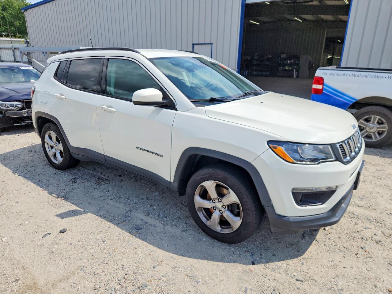 2017 Jeep Compass Latitude - zdjęcie 4