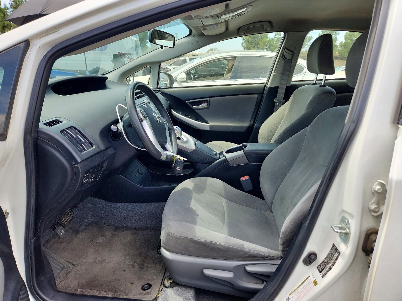 2015 Toyota Prius Two - zdjęcie 7