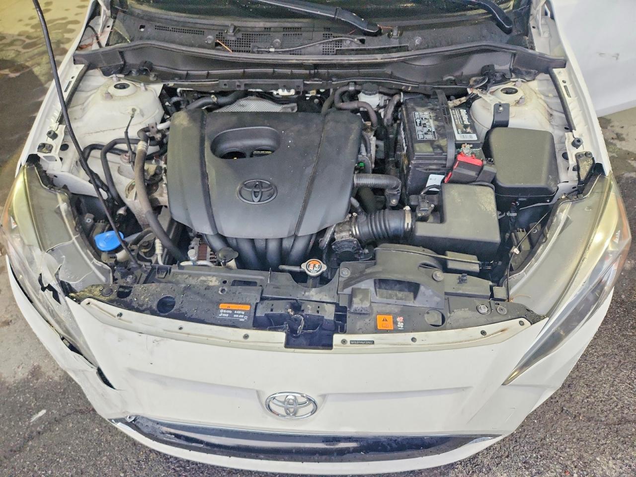 2018 Toyota Yaris Ia Base - zdjęcie 11