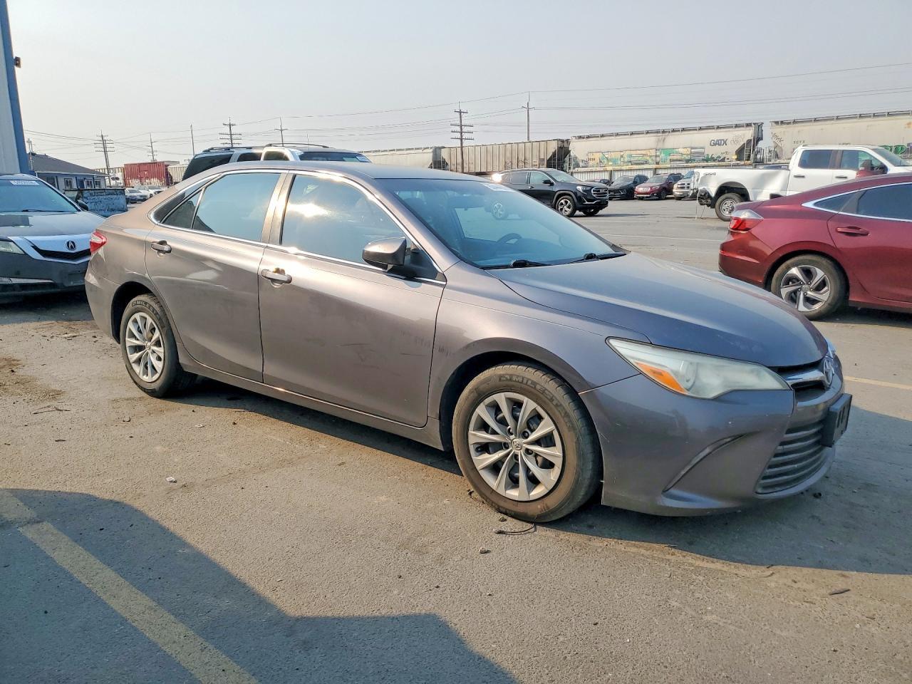 2016 Toyota Camry Le - zdjęcie 4