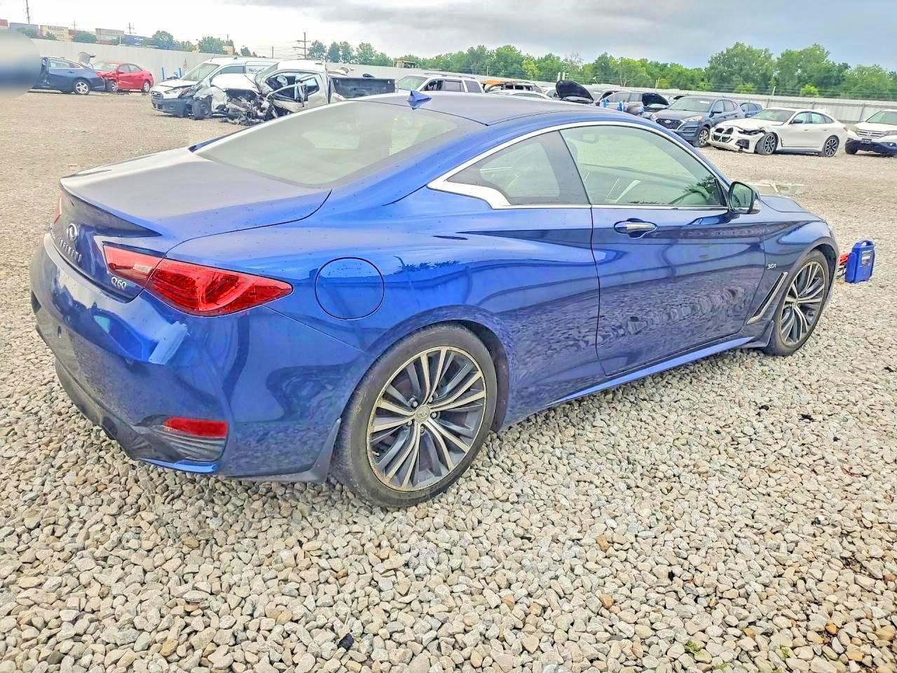 2018 Infiniti Q60 3.0T Luxe - zdjęcie 3