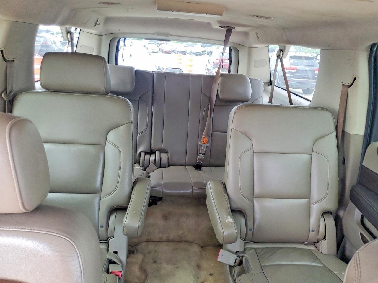 2015 Chevrolet Suburban C1500 Lt - zdjęcie 10