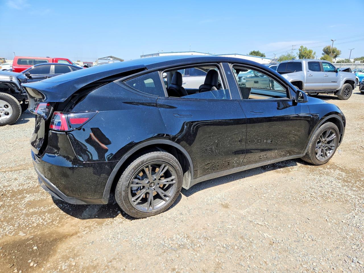 2024 Tesla Model Y - zdjęcie 3