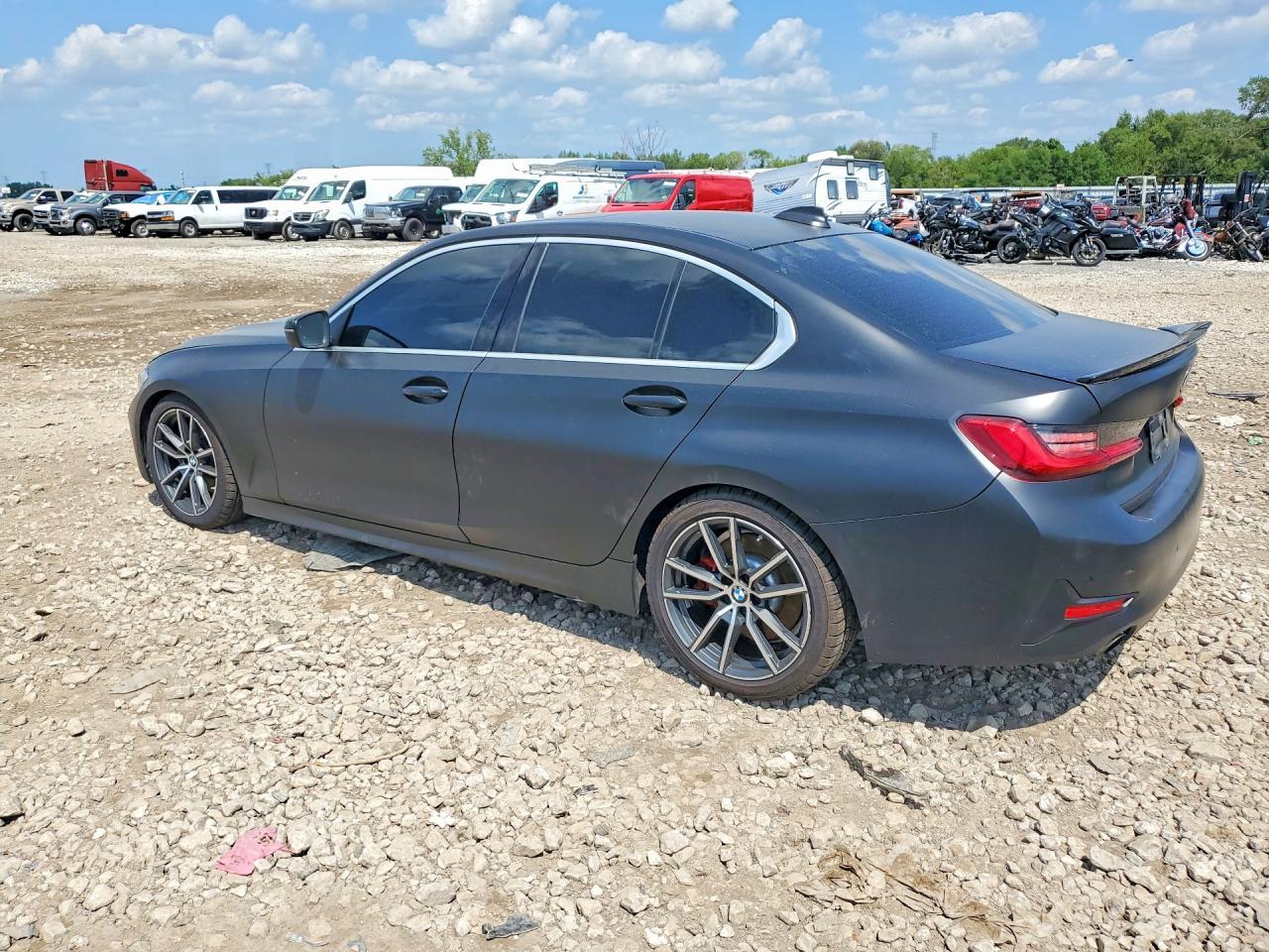 2019 BMW Seria 3 330i - zdjęcie 2