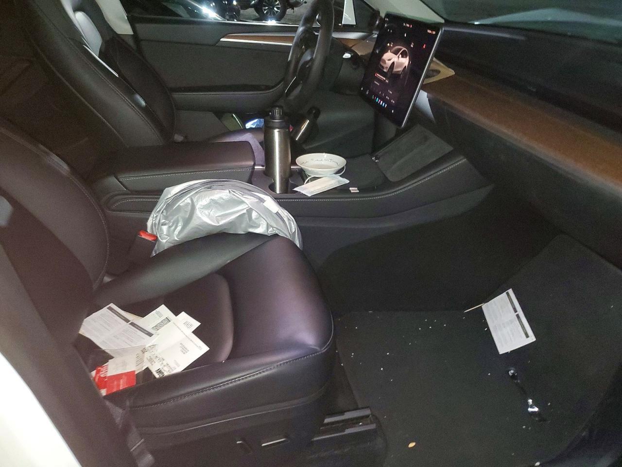 2024 Tesla Model Y - zdjęcie 13