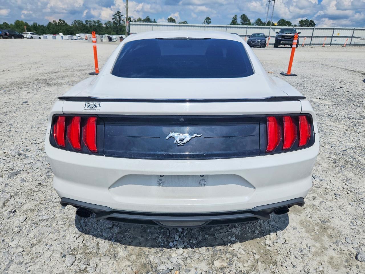 2018 Ford Mustang - zdjęcie 6