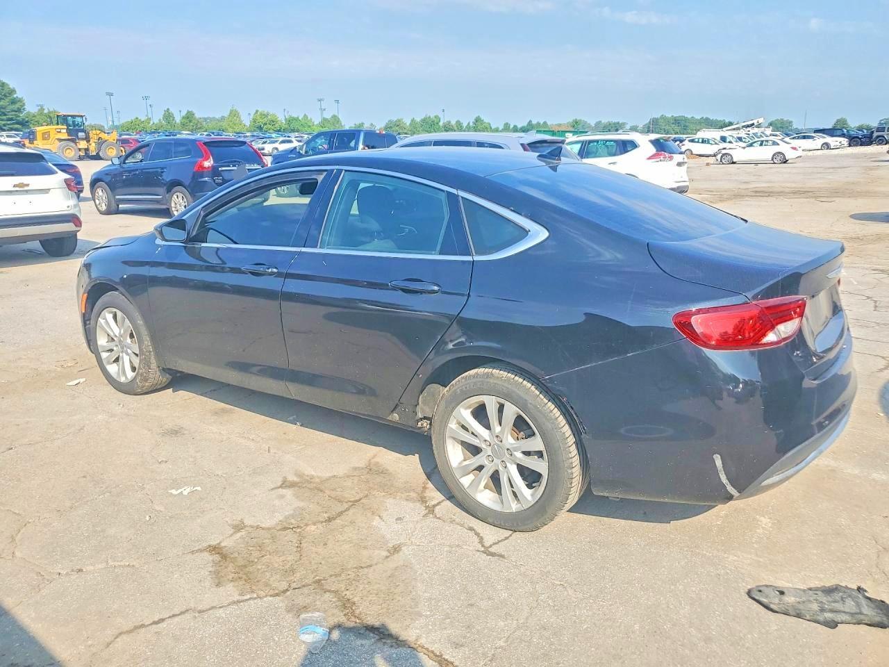 2016 Chrysler 200 Limited - zdjęcie 2