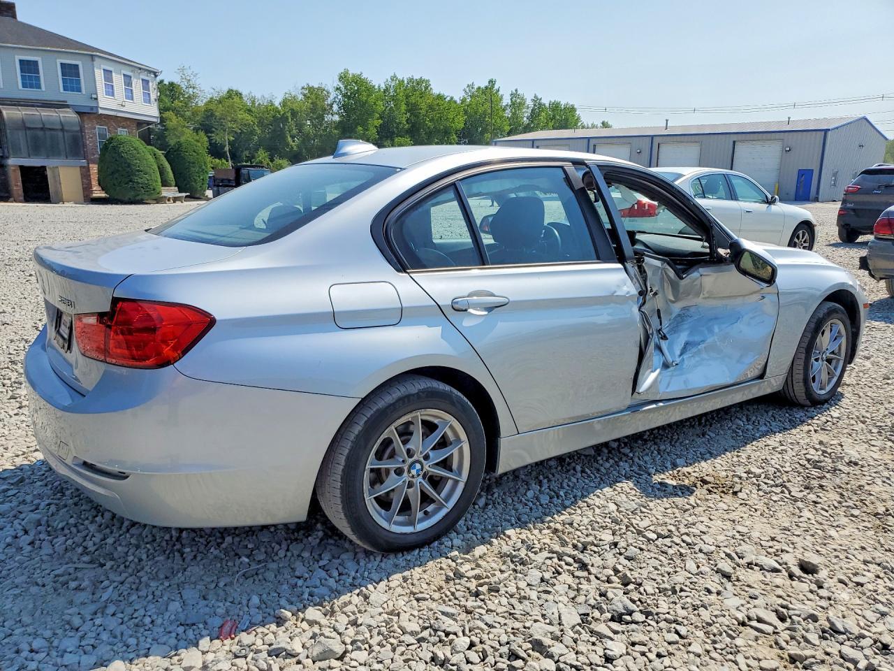 2015 BMW Seria 3 328i - zdjęcie 3