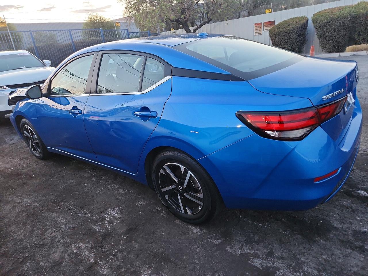 2025 Nissan Sentra - zdjęcie 2