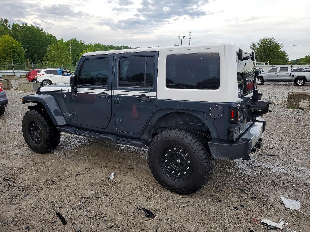 2017 Jeep Wrangler Unlimited Sahara - zdjęcie 2