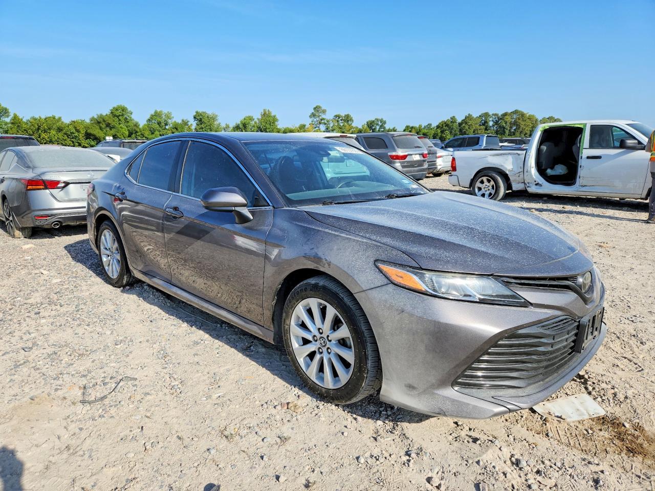 2019 Toyota Camry Le - zdjęcie 4