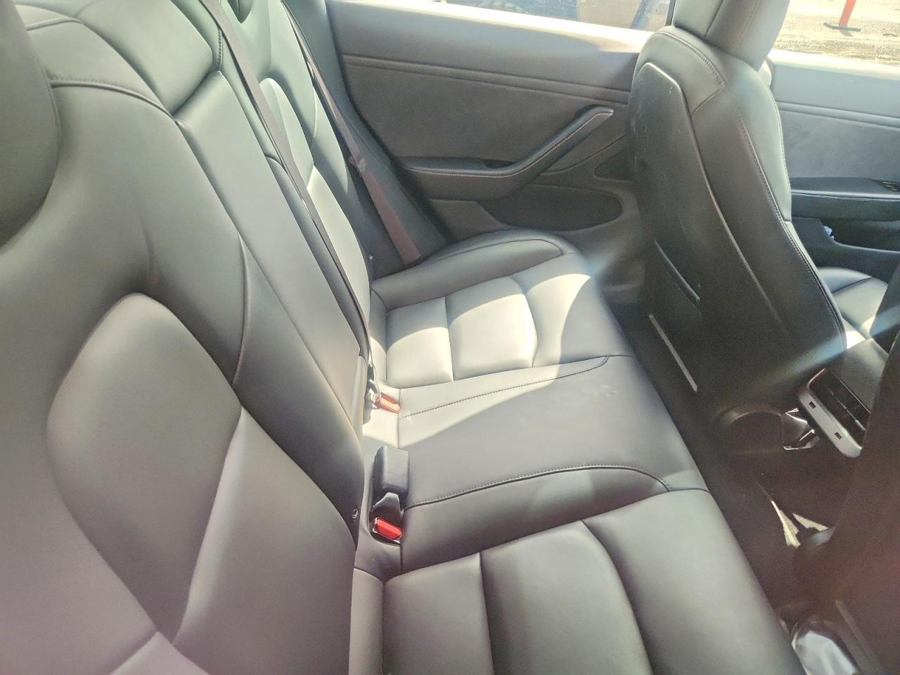 2018 Tesla Model 3 - zdjęcie 10