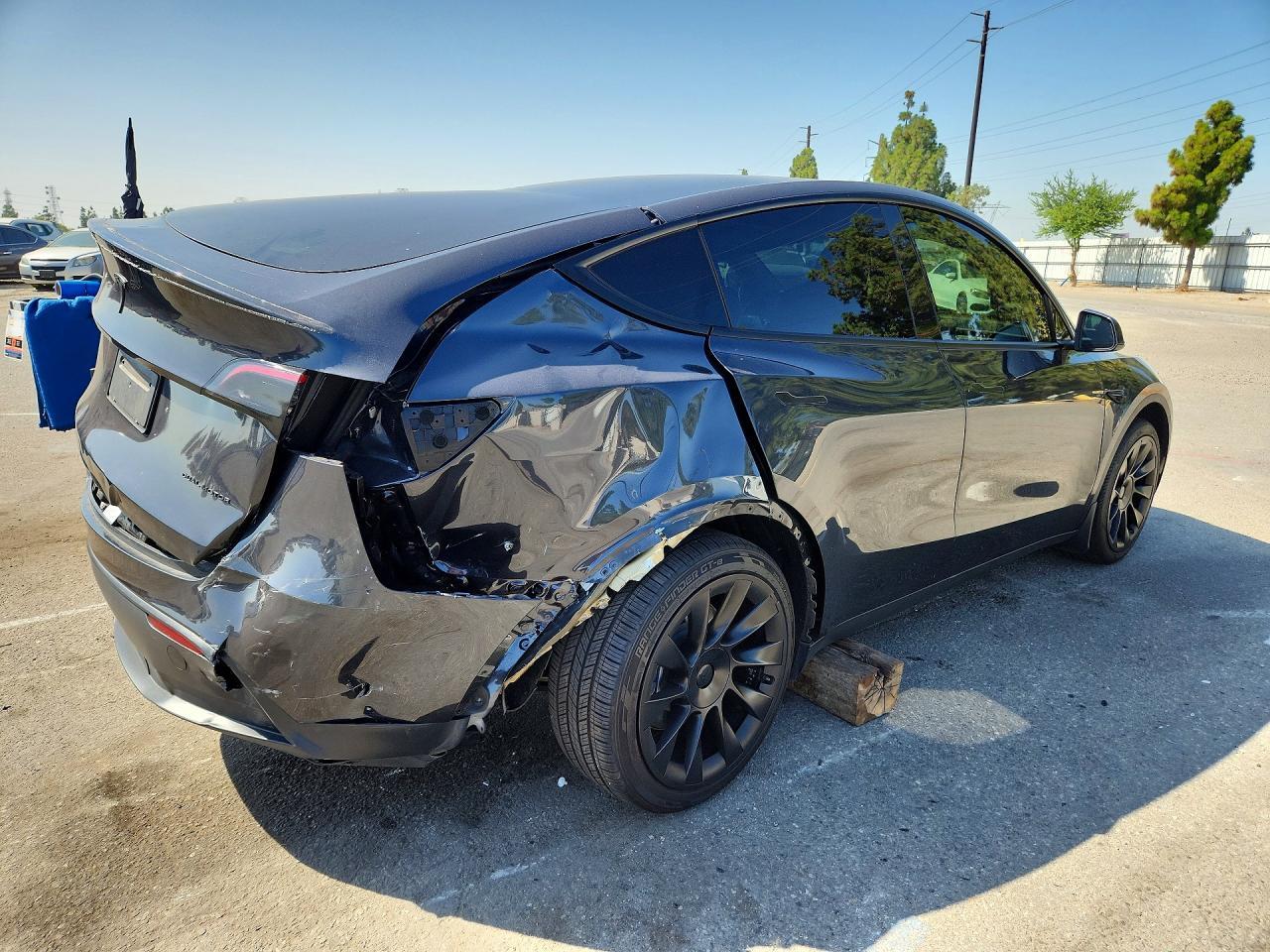 2025 Tesla Model Y - zdjęcie 3