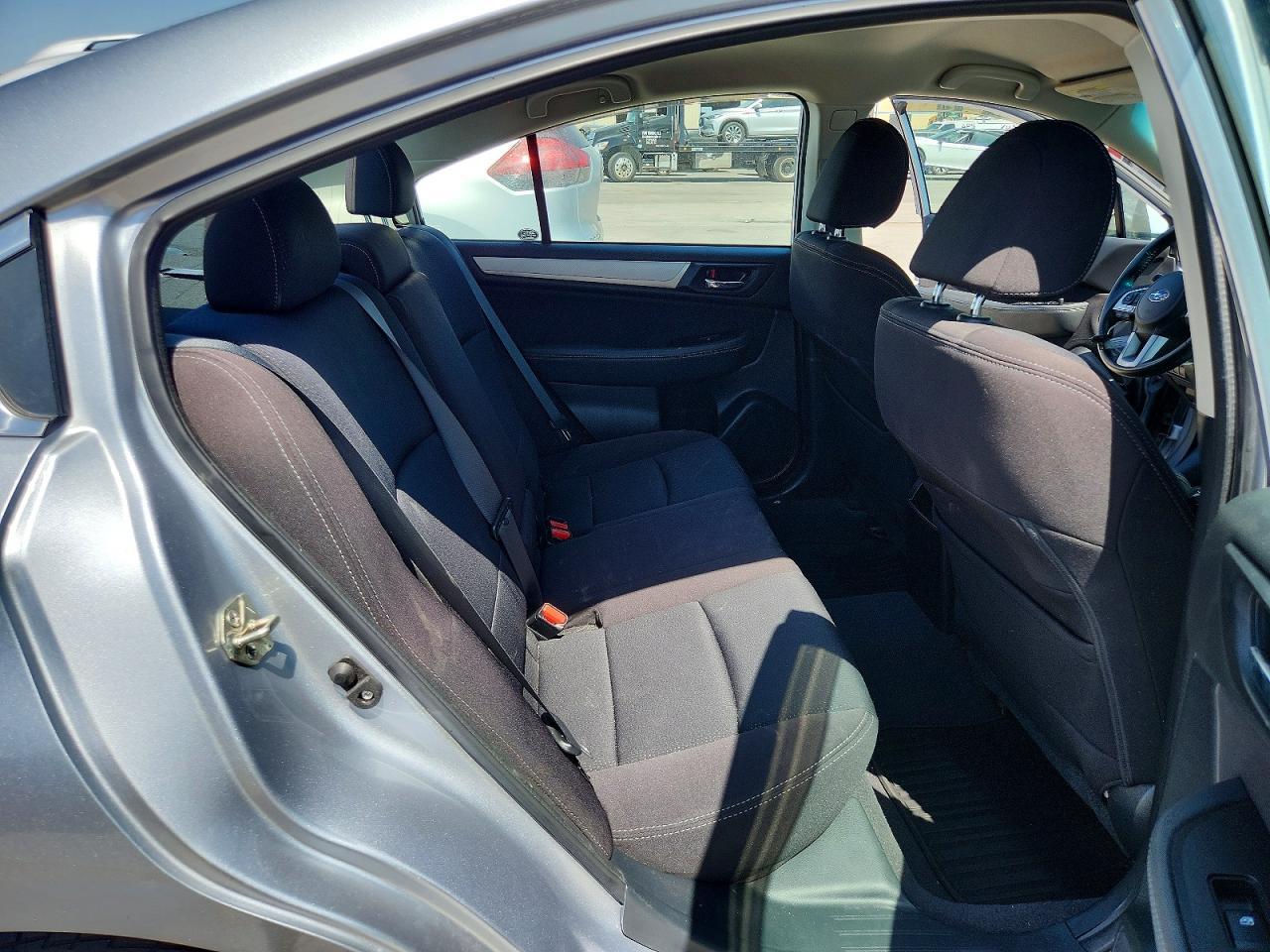 2016 Subaru Legacy 2.5I Premium - zdjęcie 10