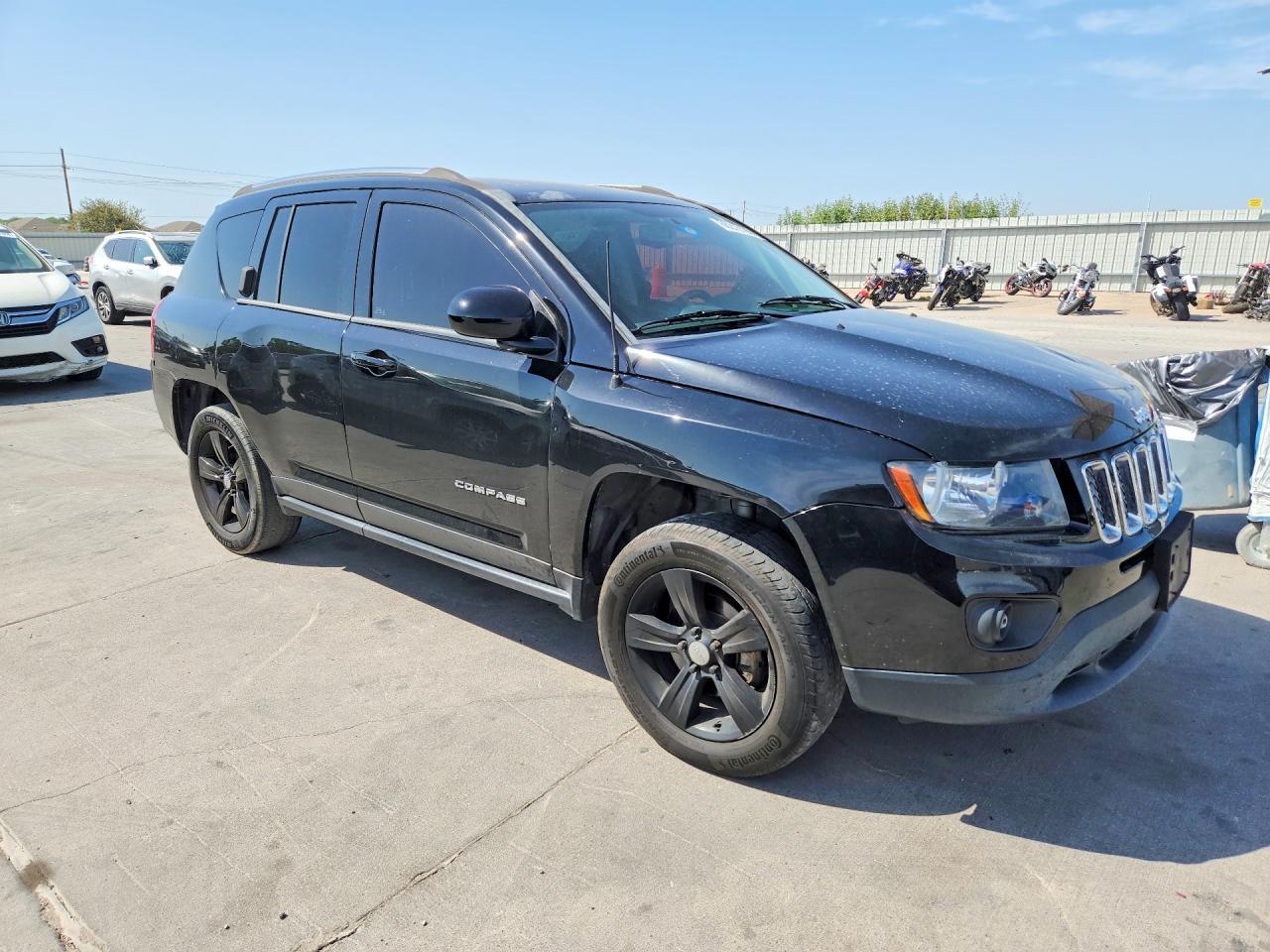 2014 Jeep Compass Latitude - zdjęcie 4