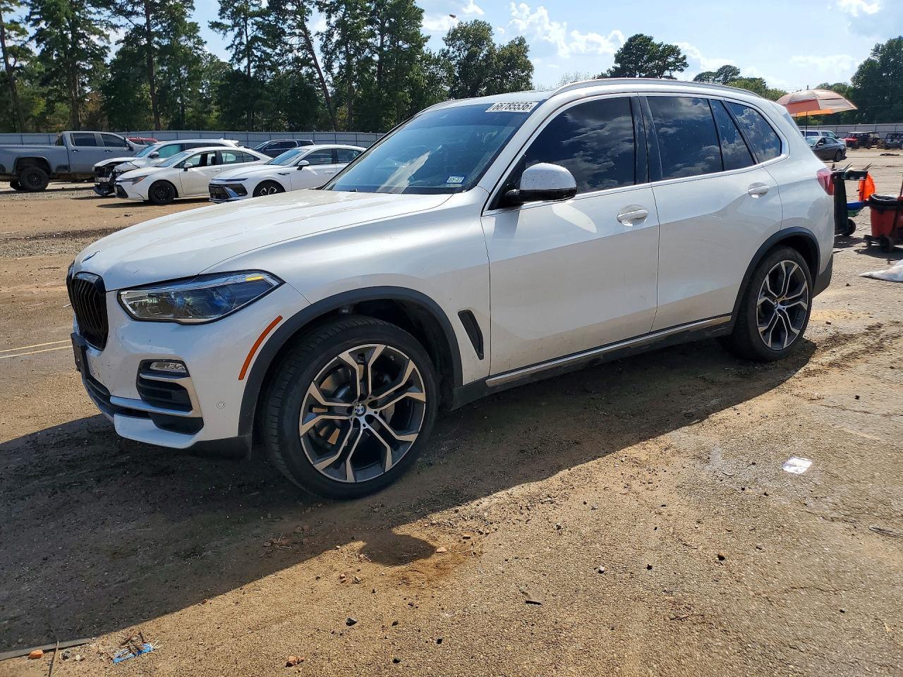 2020 BMW X5 xDrive40I - zdjęcie główne