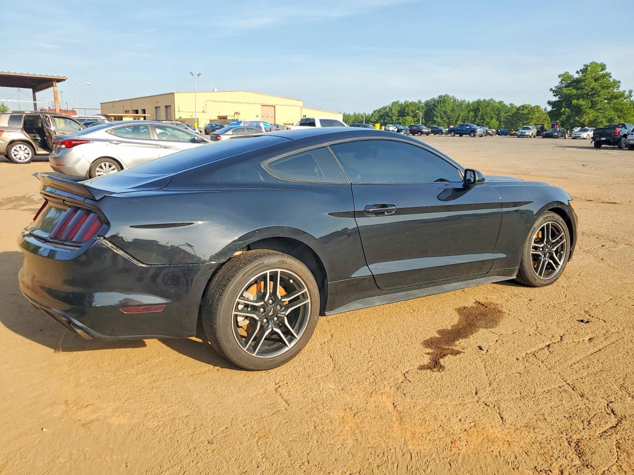 2017 Ford Mustang - zdjęcie 3