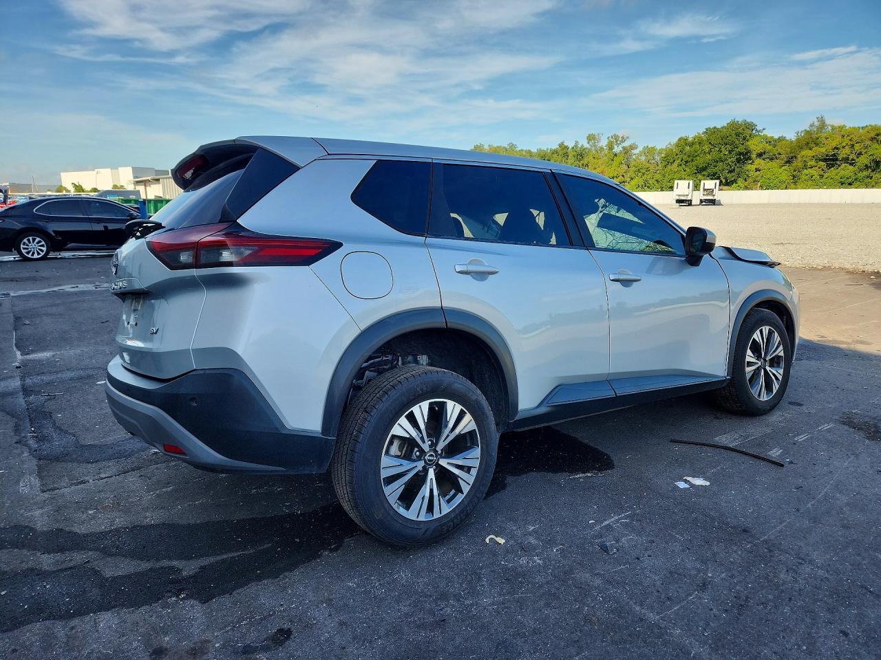 2023 Nissan Rogue Sv - zdjęcie 3