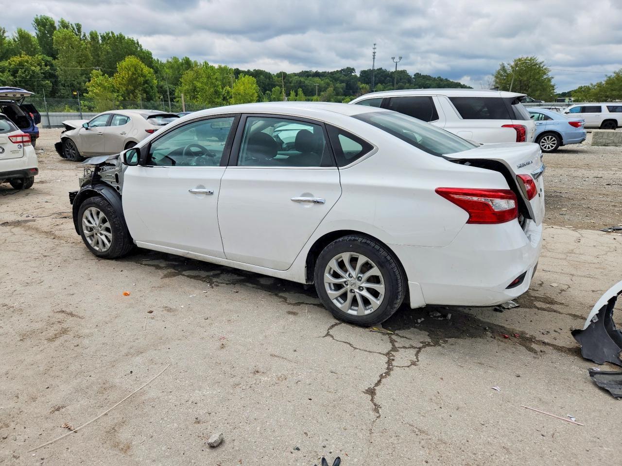 2019 Nissan Sentra S - zdjęcie 2