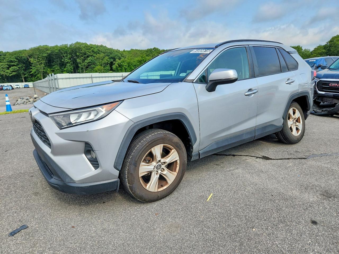 2021 Toyota Rav4 Xle - zdjęcie główne