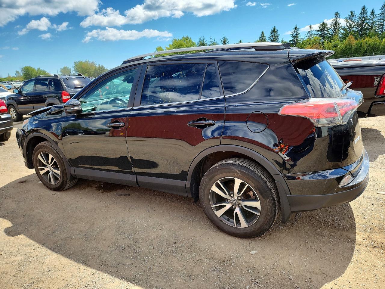 2018 Toyota Rav4 Le - zdjęcie 2
