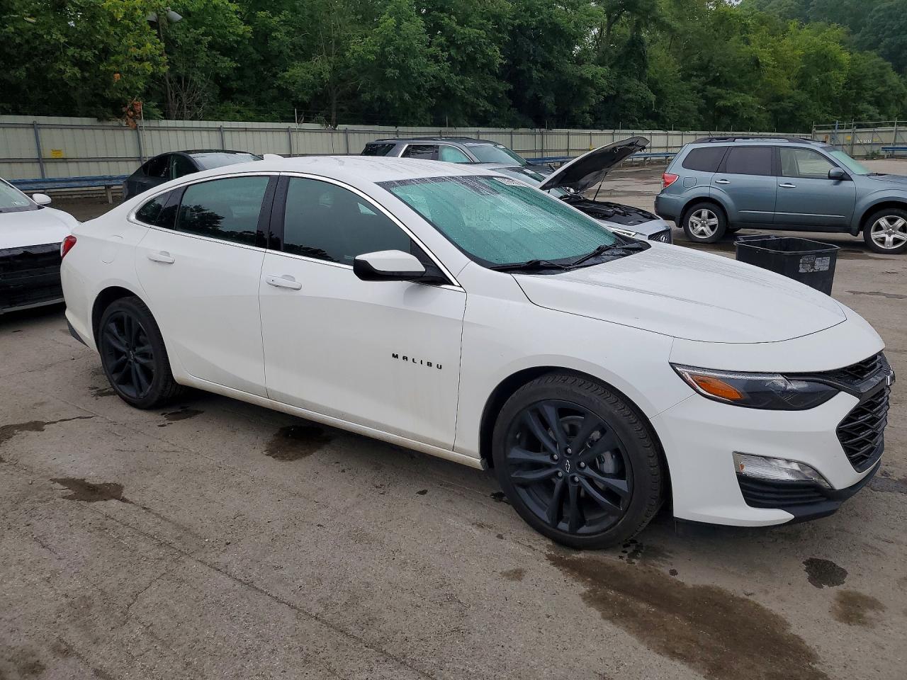2025 Chevrolet Malibu Lt - zdjęcie 4