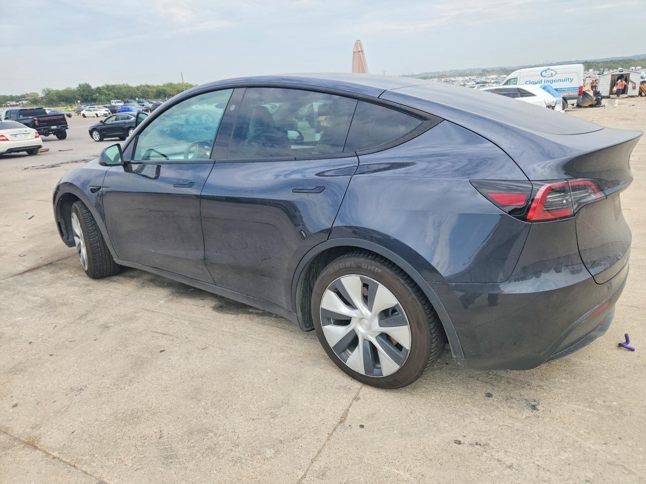2024 Tesla Model Y - zdjęcie 2