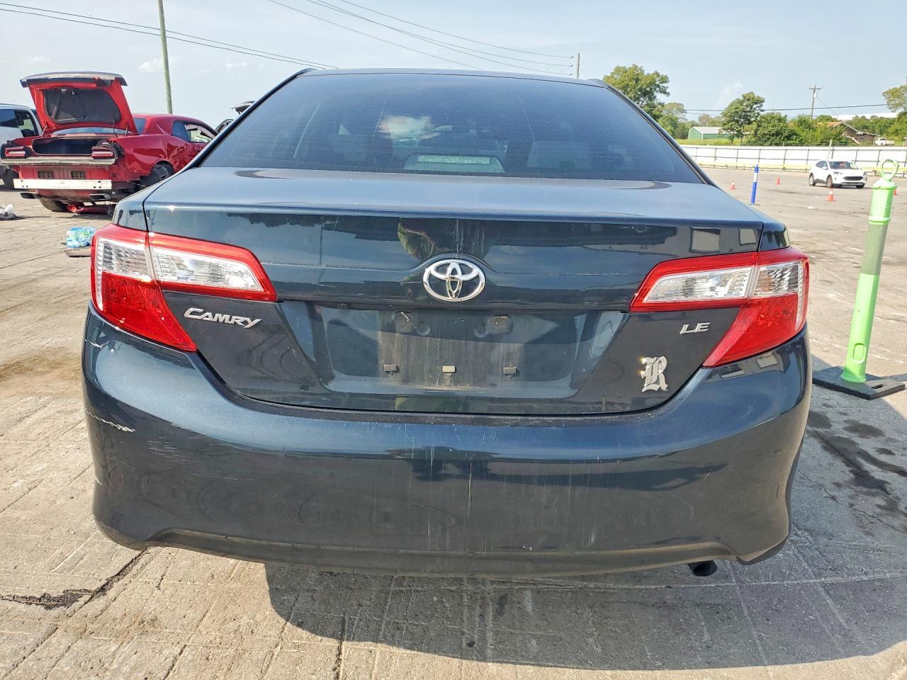 2014 Toyota Camry Le - zdjęcie 6