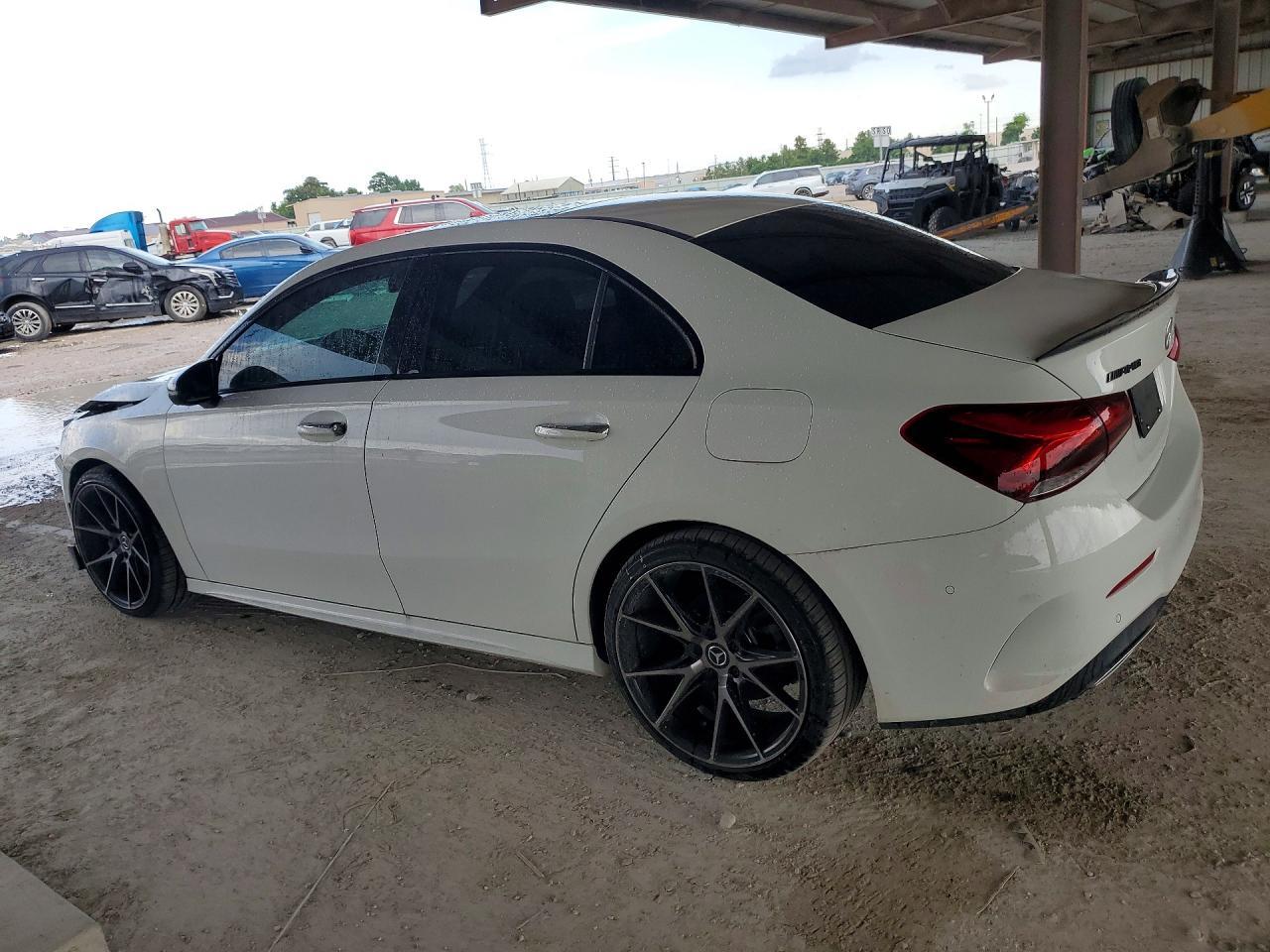 2021 Mercedes-Benz A 220 - zdjęcie 3