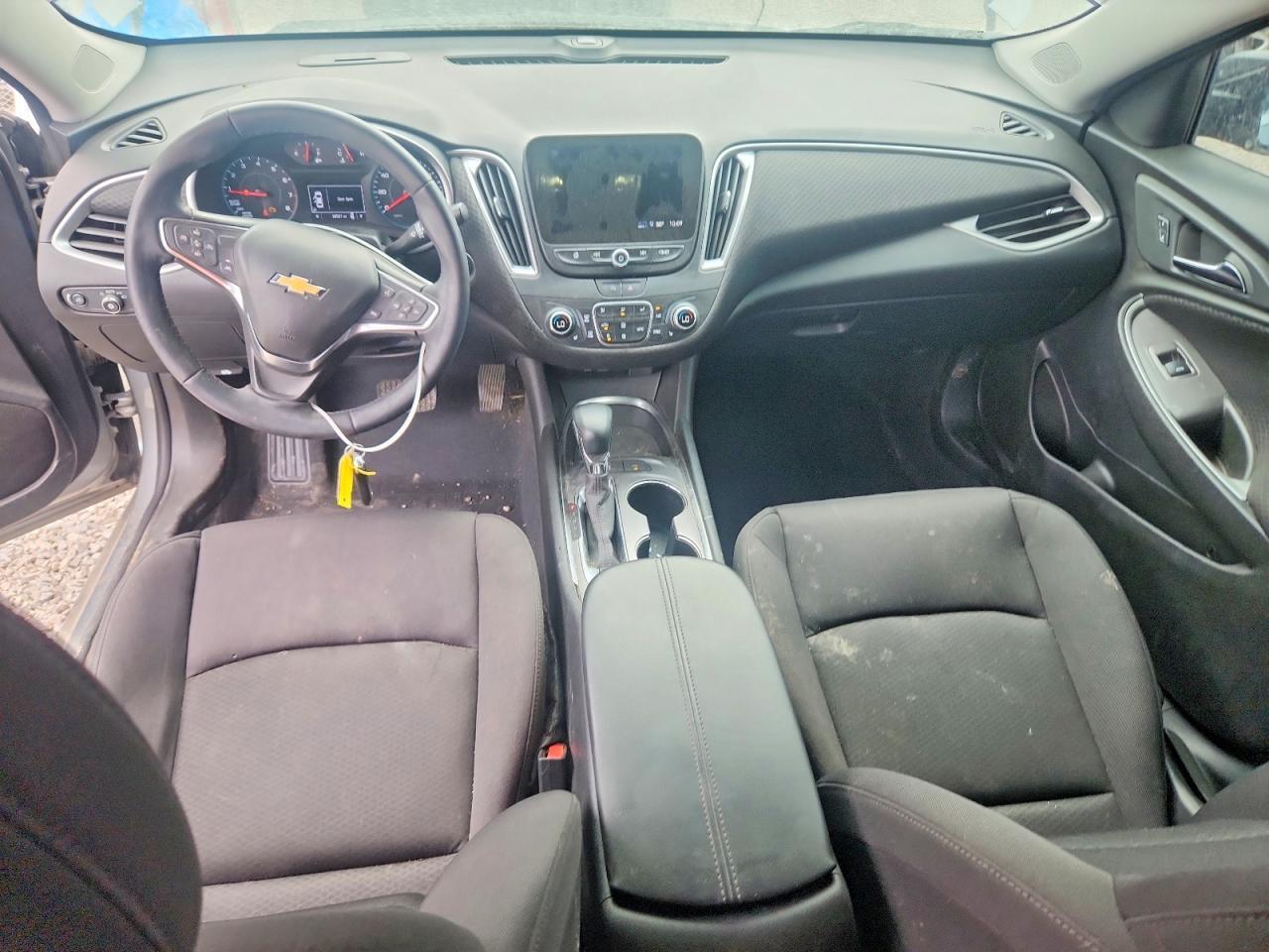 2025 Chevrolet Malibu Lt - zdjęcie 8