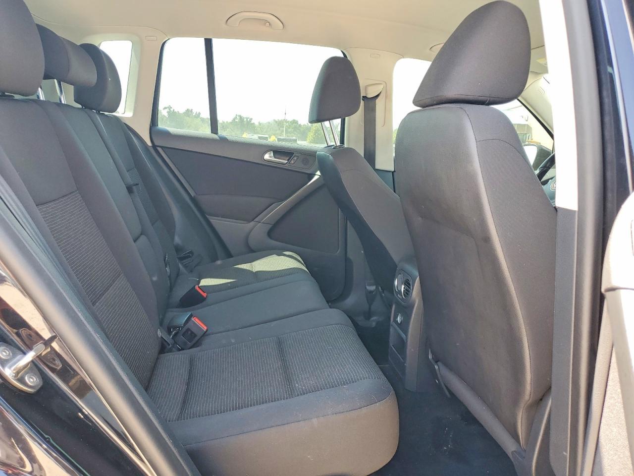 2017 Volkswagen Tiguan S - zdjęcie 11